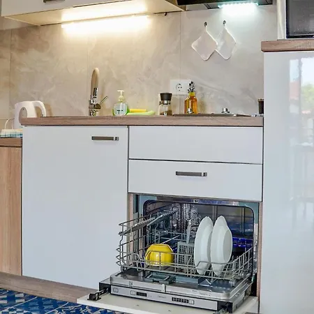1 Bedroom Awesome In Appartamento